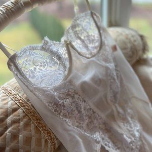 NWT Sexy Vintage Lace all in one White Teddy Bodysuit with Hook Closures 36B